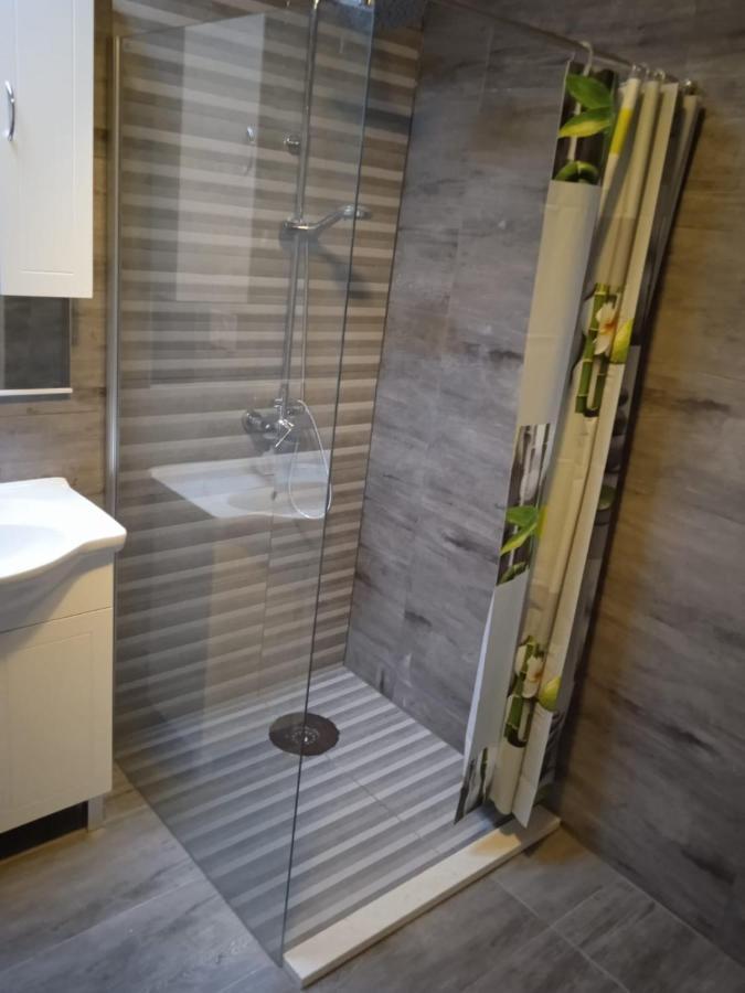 Ferienwohnung Schaefer Murter Bagian luar foto