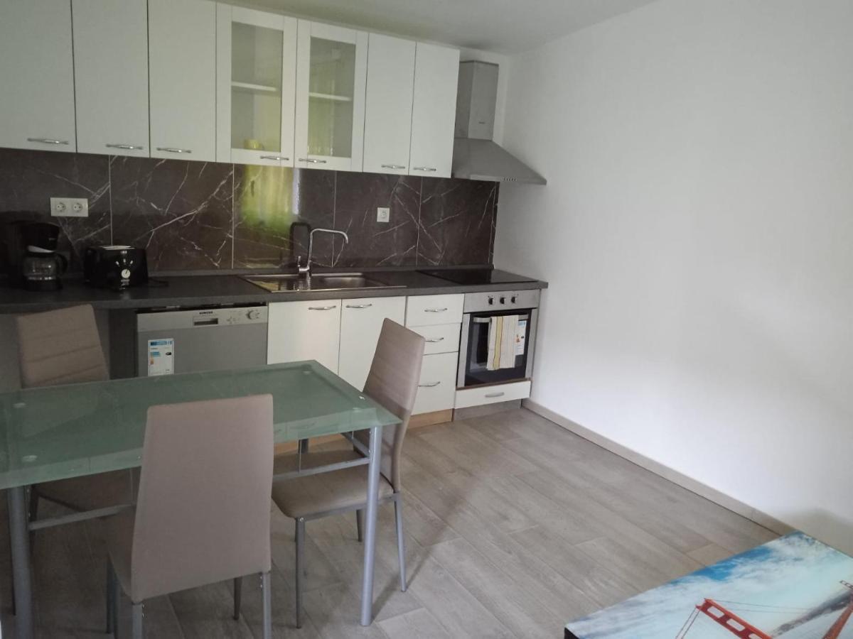 Ferienwohnung Schaefer Murter Bagian luar foto